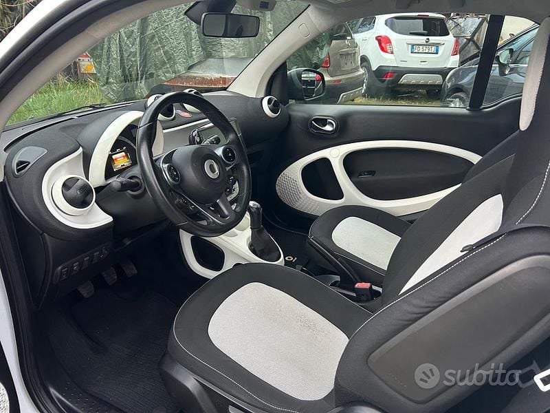 Usata Smart ForFour Prime 70 CV (51 kW) 2015 Nero Utilitaria
