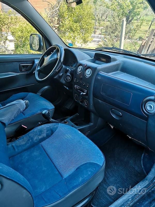 Usata Citroën Berlingo 90 CV (66 kW) 2006 Nero Monovolume
