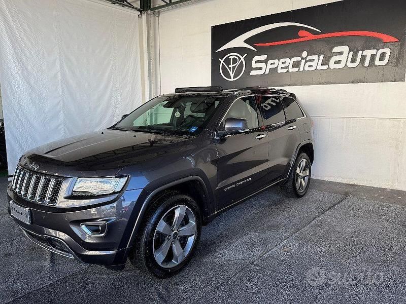 Usata Jeep Grand Cherokee Overland 250 CV (183 kW) 2015 Grigio scuro SUV