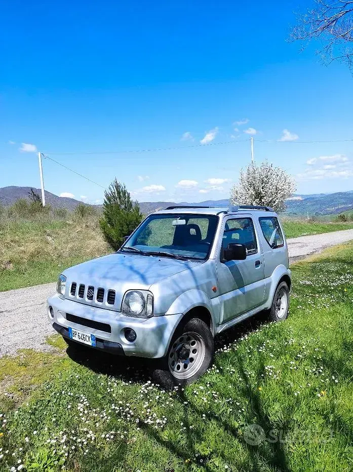 Usata Suzuki Jimny 82 CV (60 kW) 2001 Grigio SUV