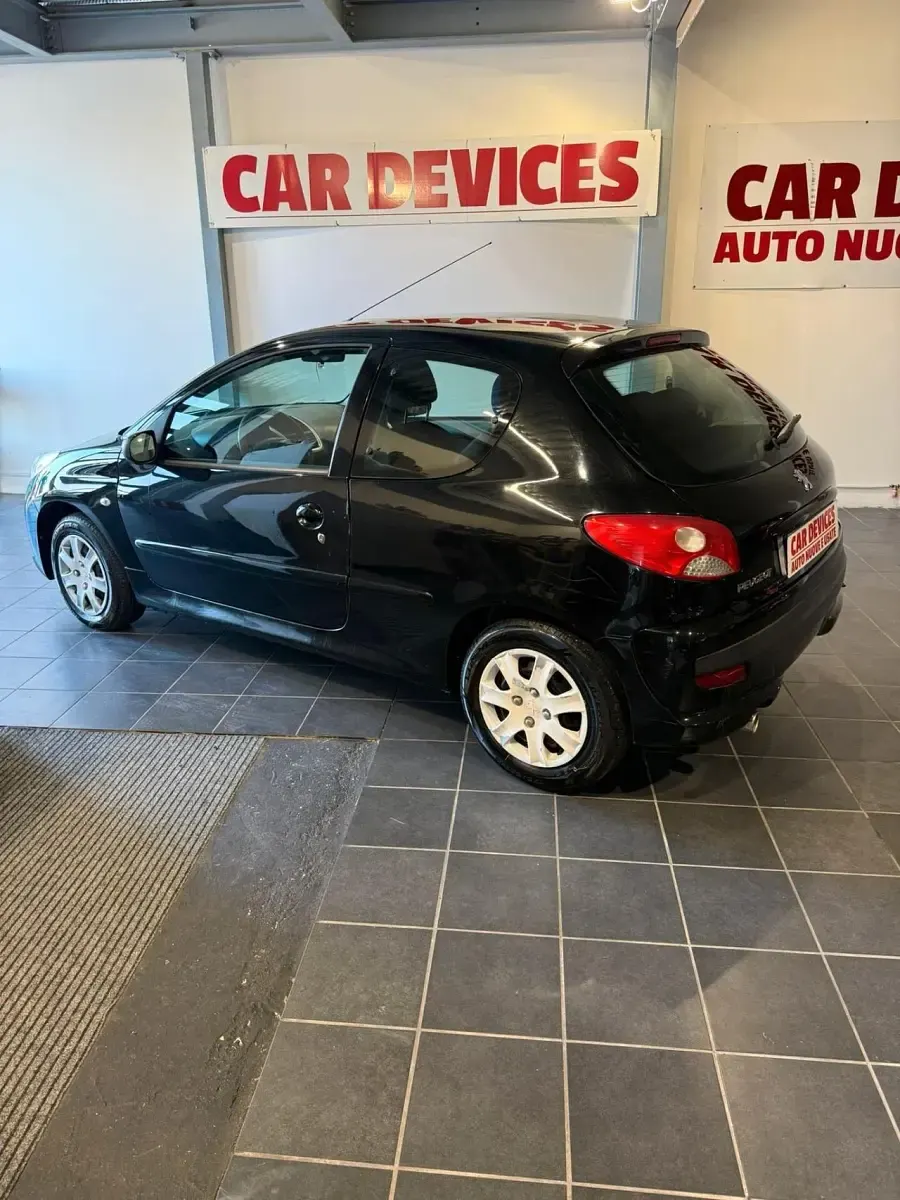 Usata Peugeot 206 57 CV (41 kW) 2012 Nero Berlina