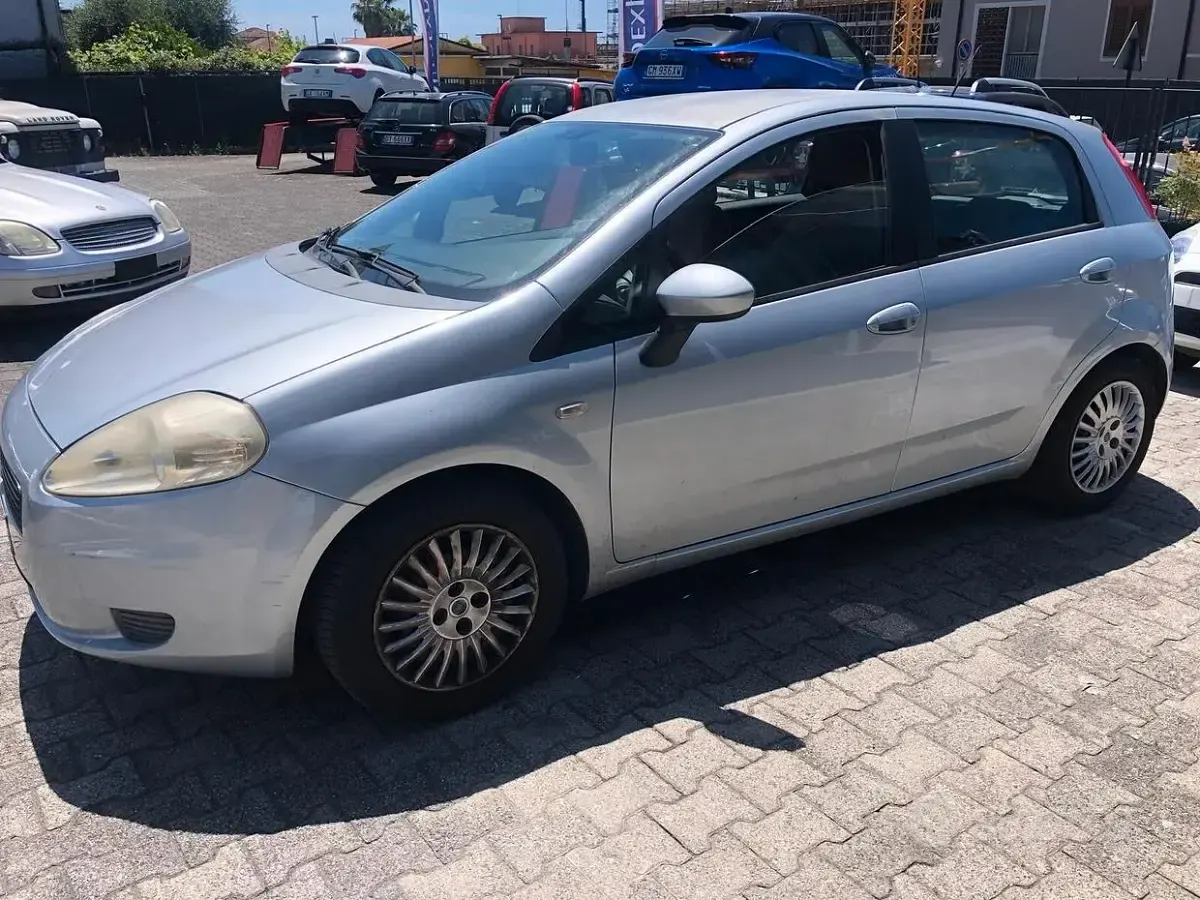 Usata Fiat Grande Punto Dynamic 65 CV (47 kW) 2006 Utilitaria