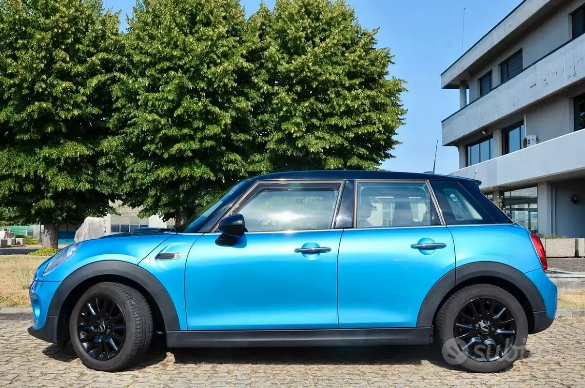 Usata Mini Cooper D 116 CV (85 kW) 2017 Bluazzurro Utilitaria