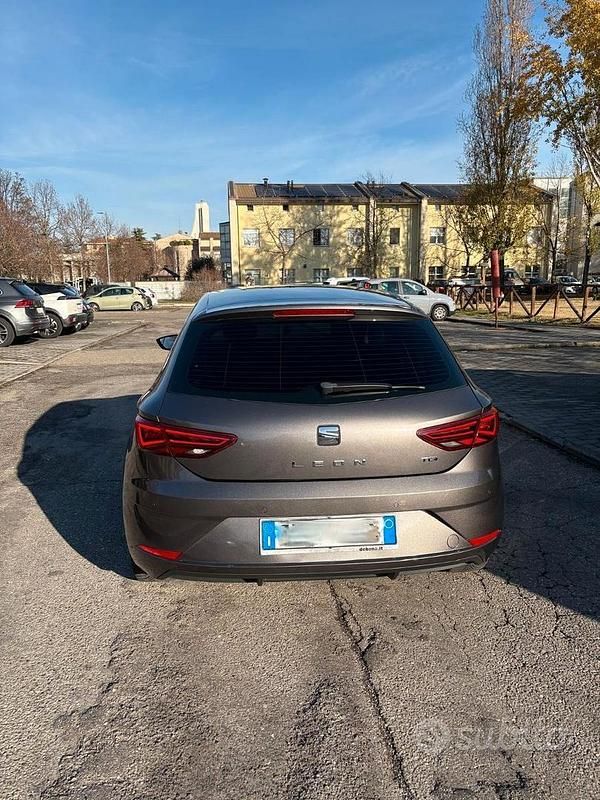 Usata Seat Leon Business 110 CV (80 kW) 2017 Grigio Berlina