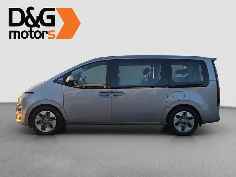 Begagnad Hyundai Staria 177 HK (130 kW) 2023 Silver Minibuss