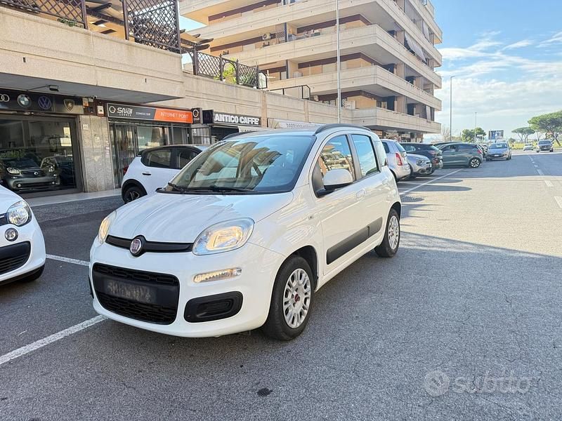 Usata Fiat Panda Lounge 69 CV (50 kW) 2015 Bianco Utilitaria