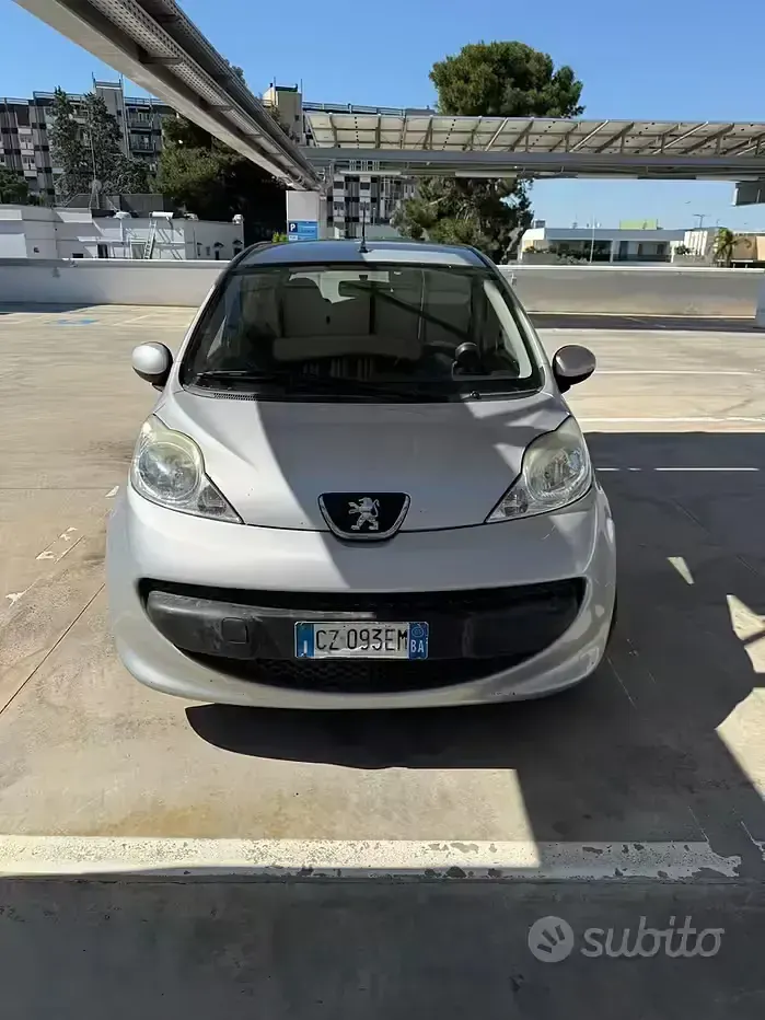 Usata Peugeot 107 68 CV (50 kW) 2005 Grigio Utilitaria