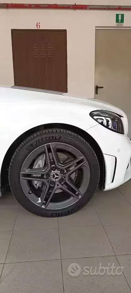 Usata Mercedes C220 AMG 194 CV (142 kW) 2019 Bianco Berlina
