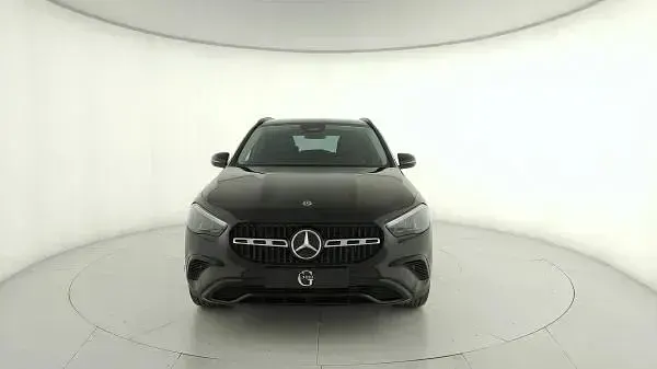 Nuova Mercedes GLA200 Advanced Plus 150 CV (110 kW) 2026 Nero cosmo metallizzato SUV