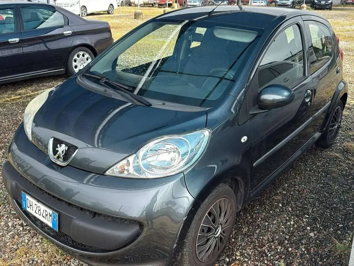 Usata Peugeot 107 68 CV (50 kW) 2007 Nero Utilitaria