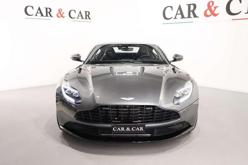 Usata Aston Martin DB11 608 CV (447 kW) 2018 Grigio Coupé