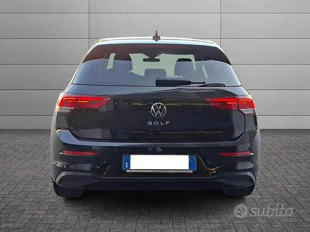Używany VW Golf VII Life 116 KM (85 kW) 2020 Sedan/Limuzyna