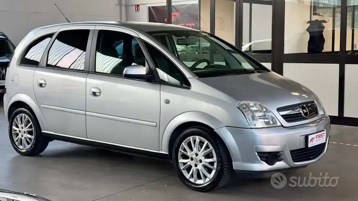 Usata Opel Meriva Enjoy 90 CV (66 kW) 2010 Grigio Monovolume