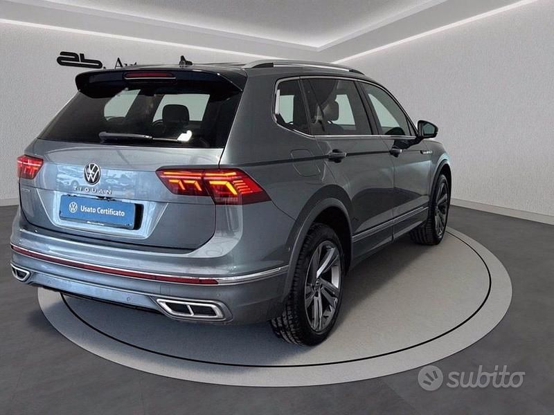 Usata VW Tiguan Allspace R-line 150 CV (110 kW) 2022 Grigio SUV