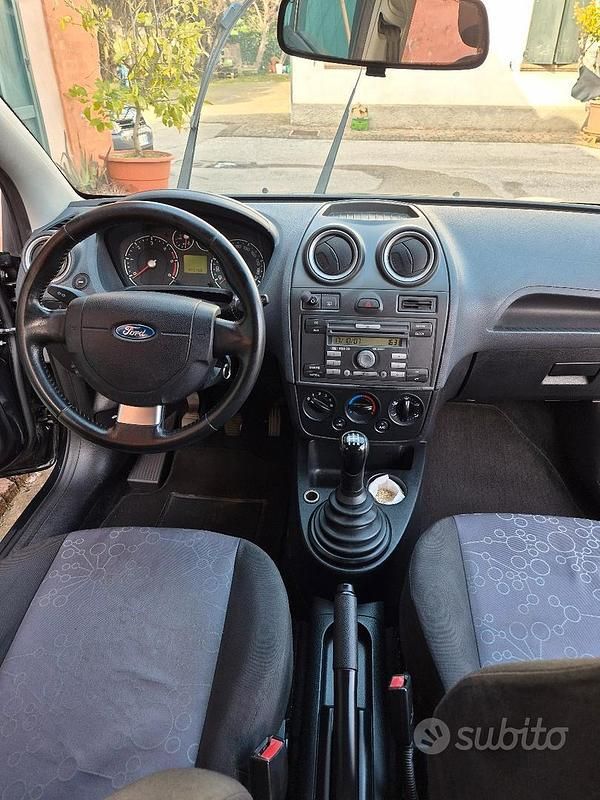 Usata Ford Fiesta 2007 Nero Utilitaria