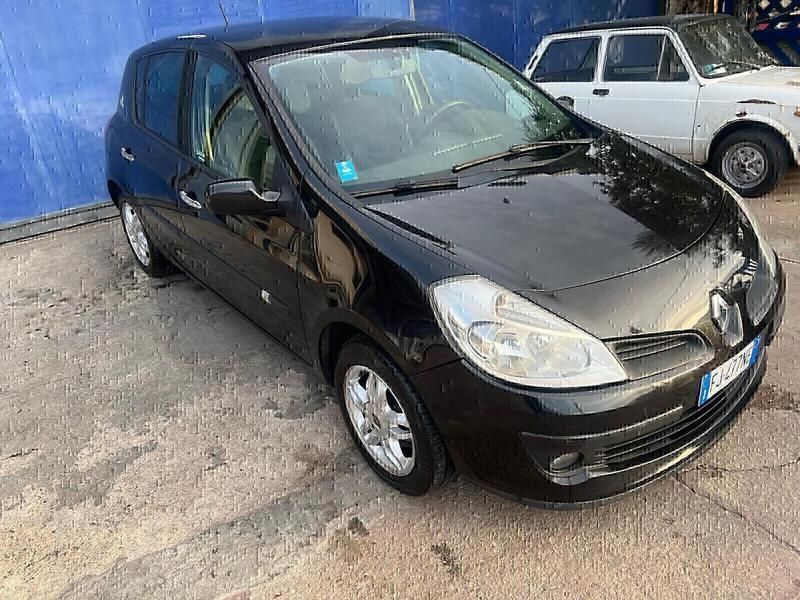 Usata Renault Clio II LE 75 CV (55 kW) 2007 Nero Berlina