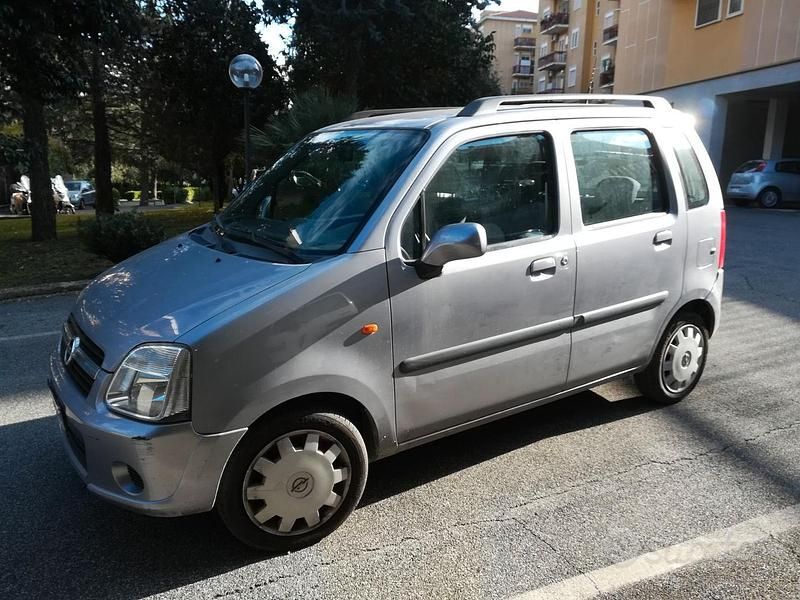 Usata Opel Agila 80 CV (58 kW) 2005 Grigio Utilitaria