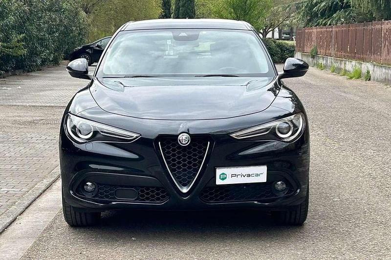 Usata Alfa Romeo Stelvio Business 179 CV (131 kW) 2018 Nero SUV