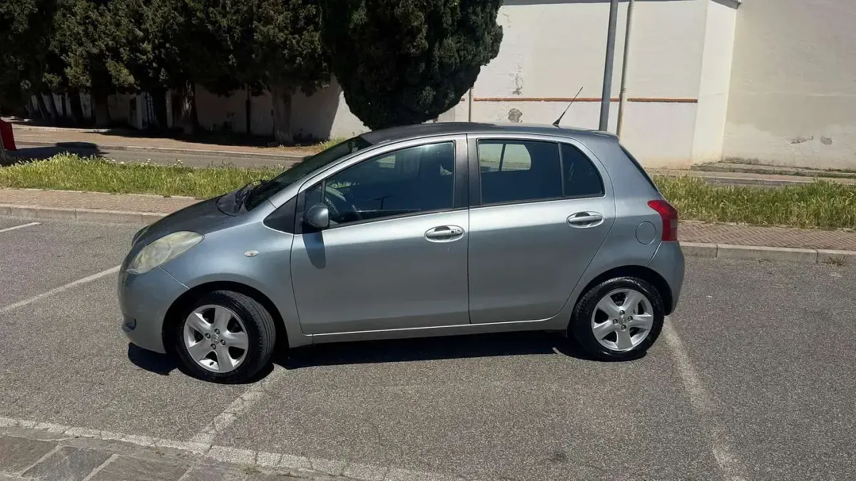 Usata Toyota Yaris Sol 90 CV (66 kW) 2006 Utilitaria