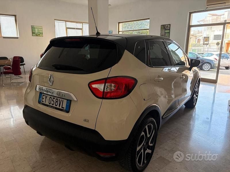 Usata Renault Captur 90 CV (66 kW) 2015 Bianco SUV