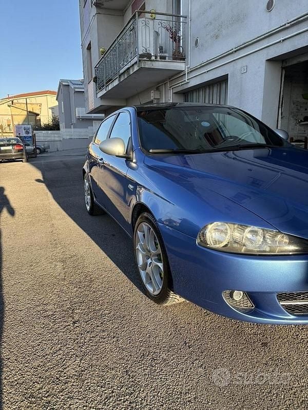 Usata Alfa Romeo 147 150 CV (110 kW) 2007 Blu Utilitaria