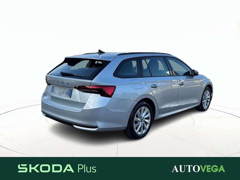 Usata Skoda Octavia Executive 150 CV (110 kW) 2025 Grigio / pastello Station wagon