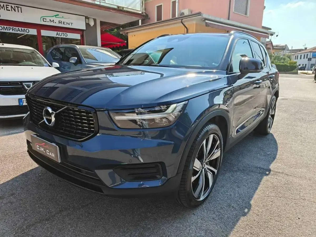 Usata Volvo XC40 R-Design 179 CV (131 kW) 2022 Blu/azzurro SUV