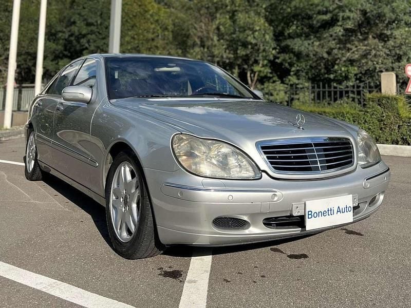 Usata Mercedes S500 299 CV (219 kW) 2000 Argento Berlina