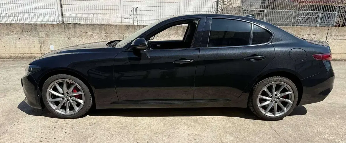 Usata Alfa Romeo Giulia Veloce 211 CV (155 kW) 2017 Nero Berlina