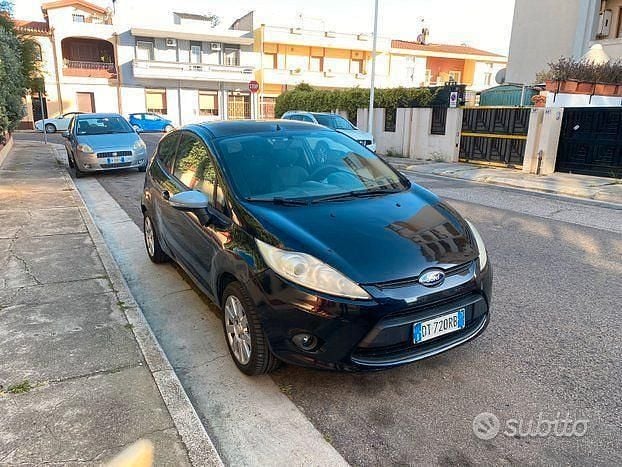 Usata Ford Fiesta 68 CV (50 kW) 2009 Nero Utilitaria