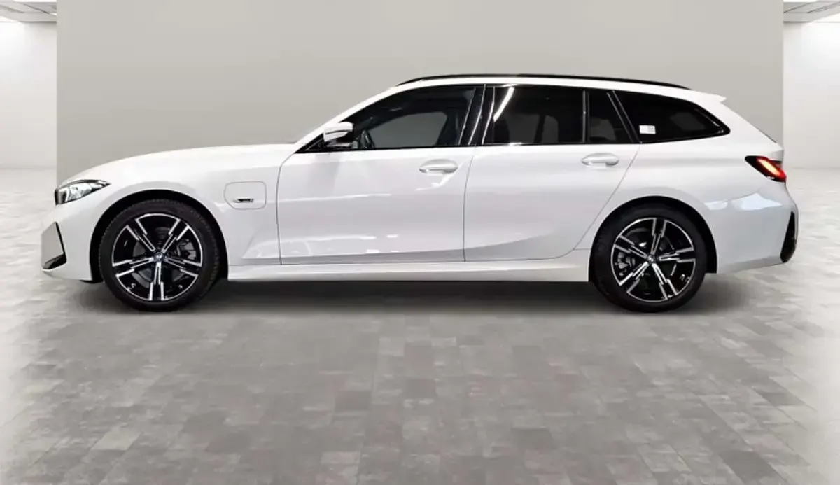 Usata BMW 330 M Sport 292 CV (214 kW) 2023 Bianco Station wagon