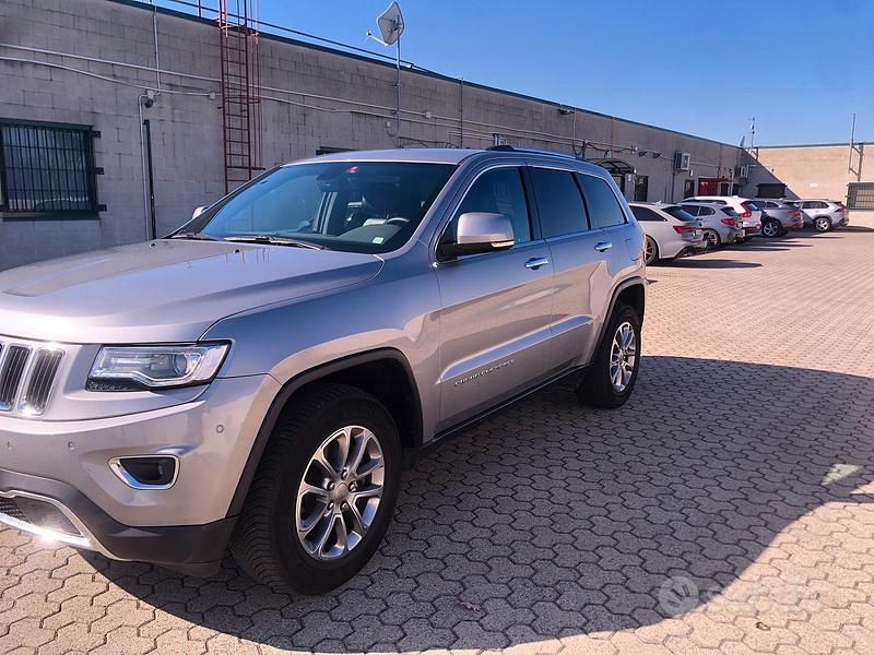 Usata 2016 Jeep Grand Cherokee SUV | 18.000 € (Buon prezzo) - Immagine 1/4