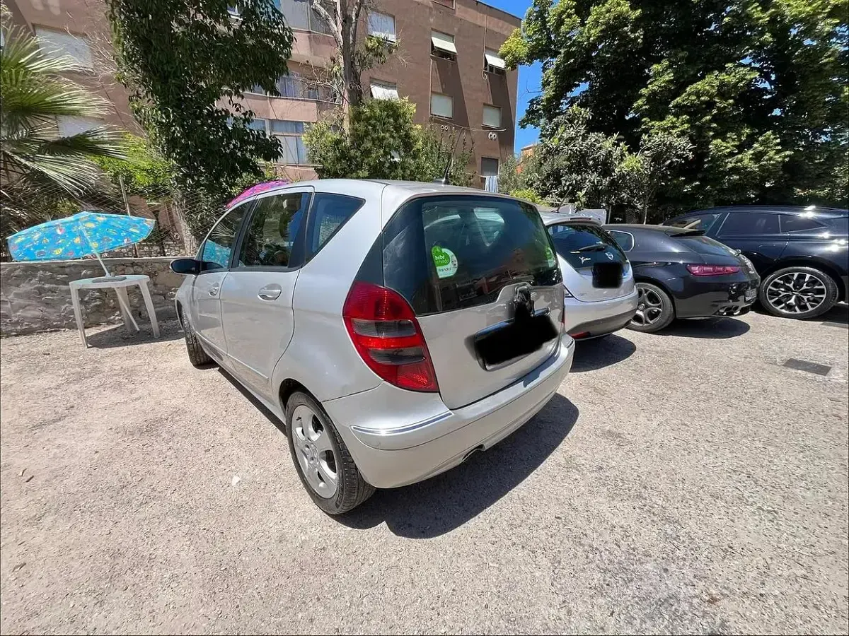 Usata Mercedes A180 Classic 109 CV (80 kW) 2004 Grigio Monovolume