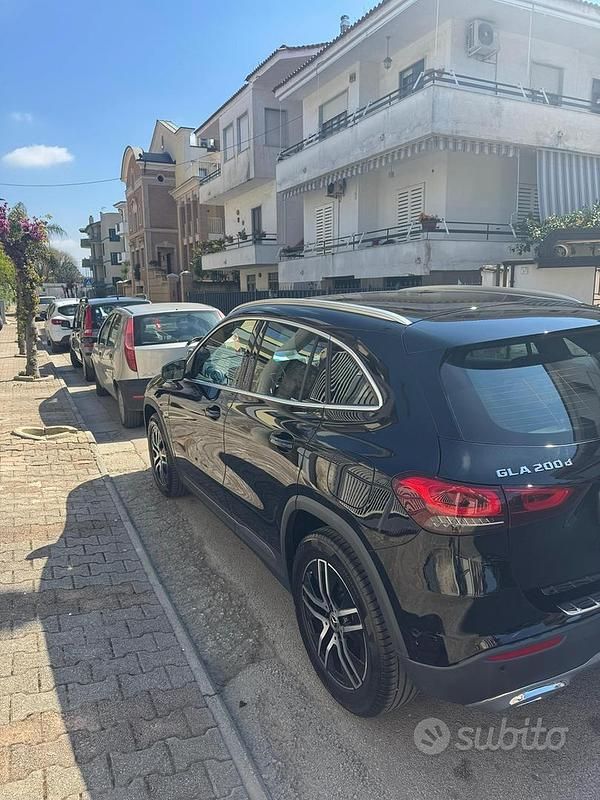 Usata Mercedes GLA200 163 CV (119 kW) 2021 Nero SUV