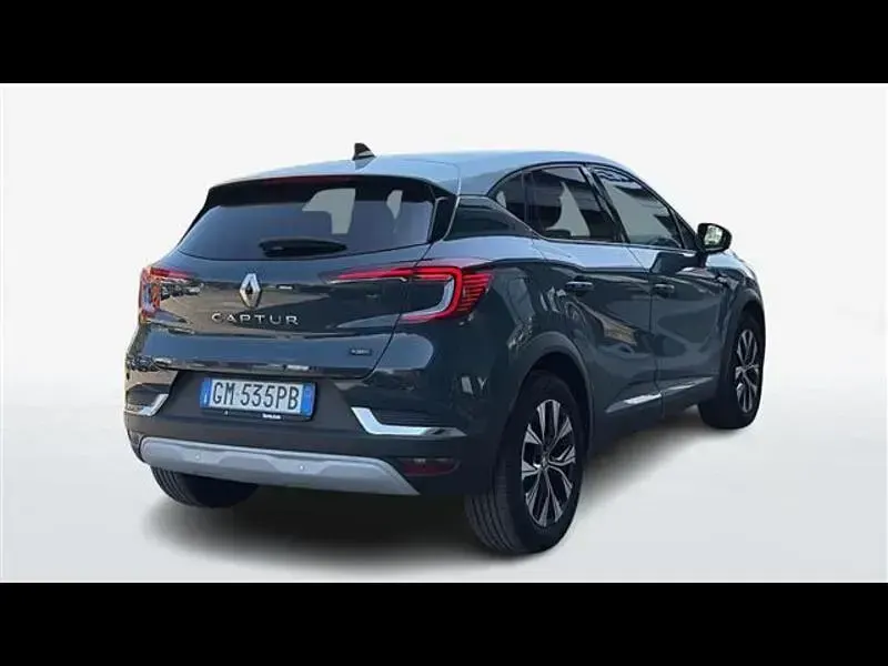 Usata Renault Captur Techno 145 CV (106 kW) 2023 Blu scuro SUV