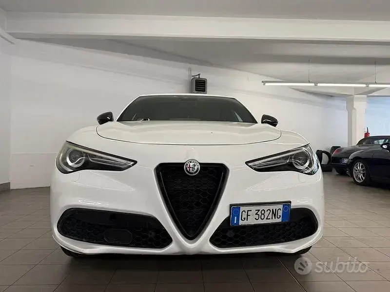 Usata Alfa Romeo Stelvio Veloce 209 CV (153 kW) 2021 Bianco SUV