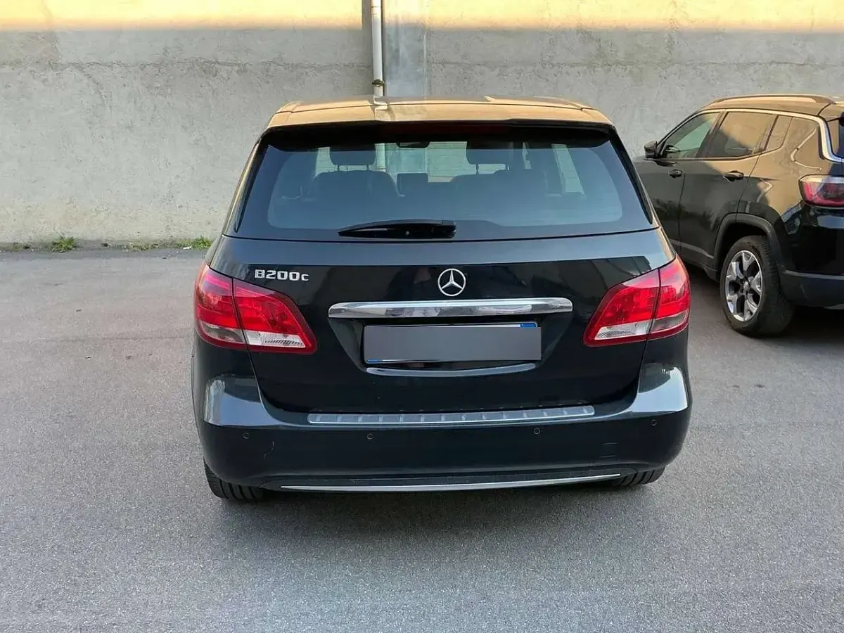 Usata Mercedes B200 Executive 156 CV (114 kW) 2017 Nero Utilitaria