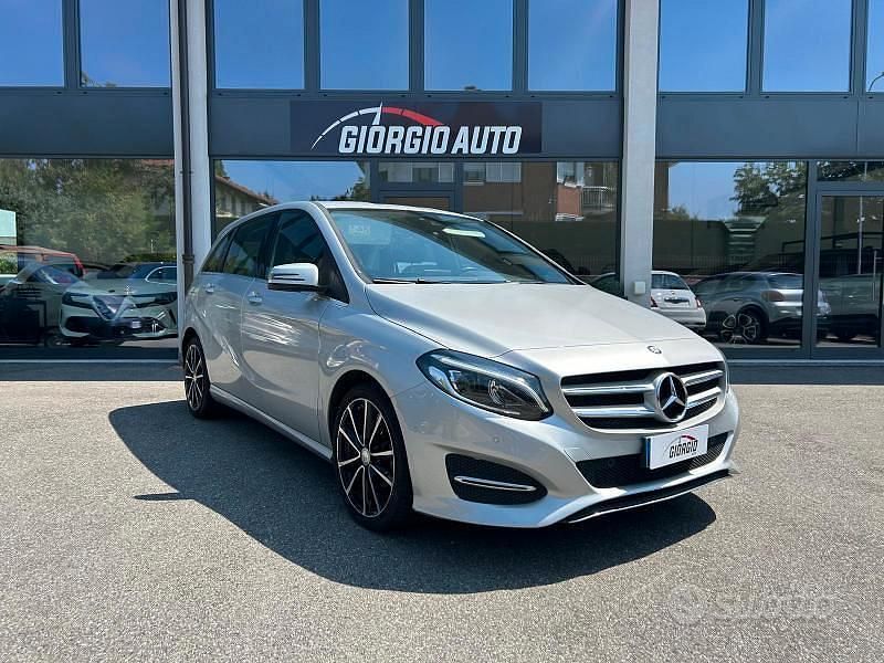 Argento Usata 2017 Mercedes B180 Premium Monovolume | 10.890 € (Buon prezzo) - Immagine 1/4