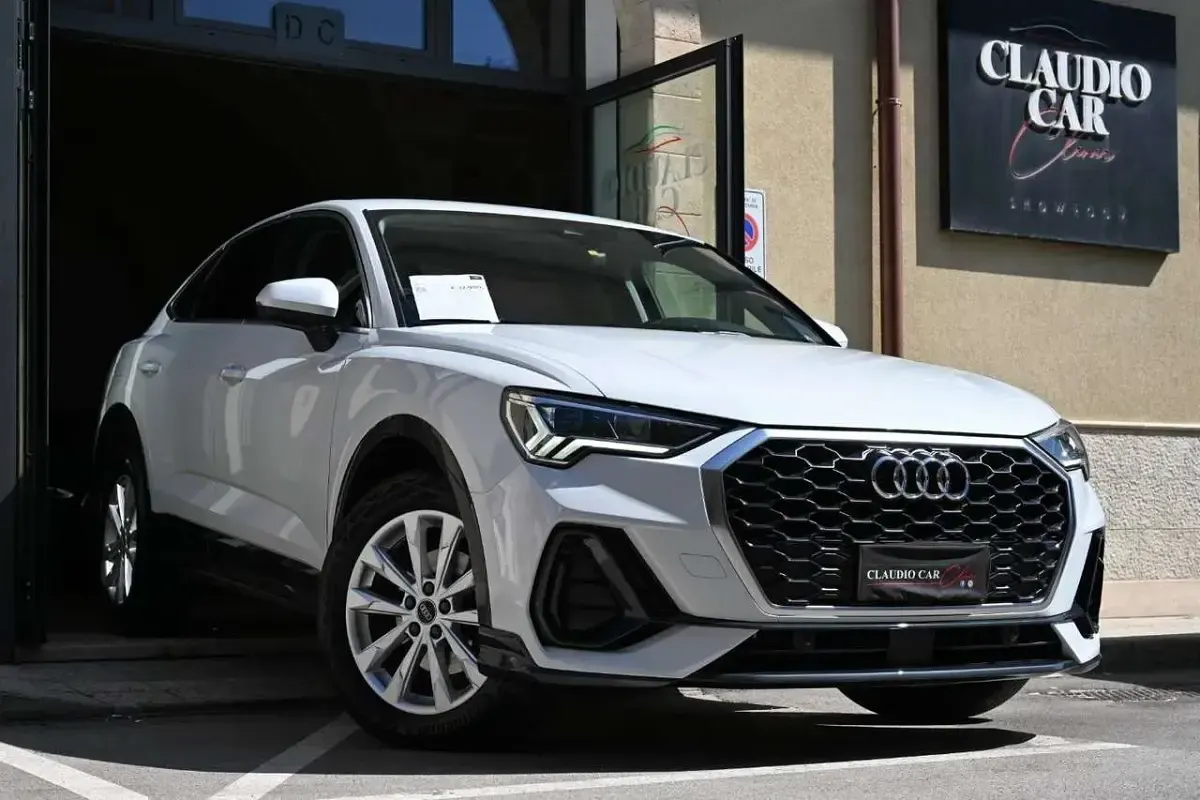 Usata Audi Q3 Sportback Ambiente 150 CV (110 kW) 2021 Bianco ghiaccio metall SUV