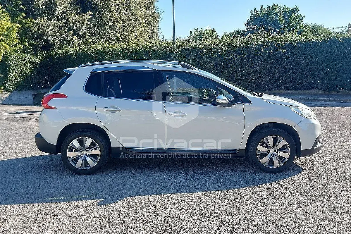 Usata Peugeot 2008 Allure 82 CV (60 kW) 2015 Bianco SUV