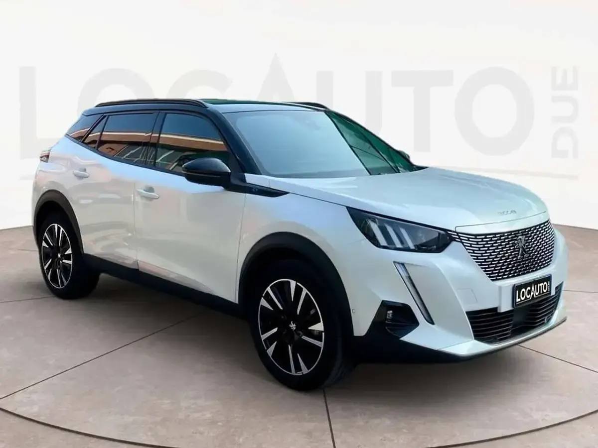 Usata Peugeot e-2008 GT 100 kW (136 CV) 2022 Bianco SUV