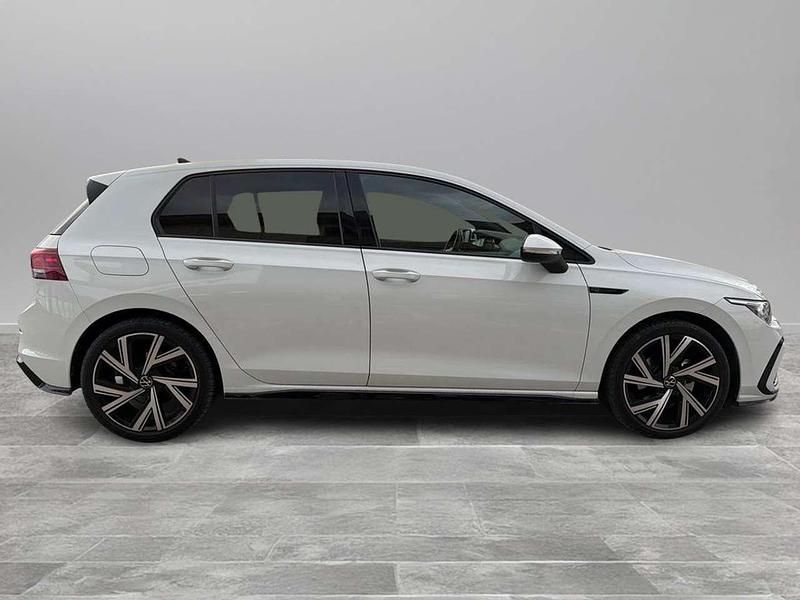 Usata VW Golf VIII R-line 131 CV (96 kW) 2023 Bianco metallizzato Berlina
