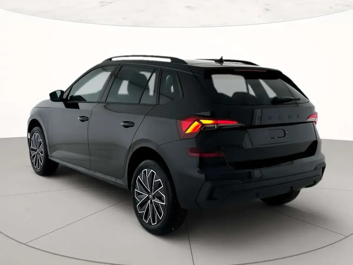 Nuova Skoda Kamiq 116 CV (85 kW) 2026 Nero tulipano perlato SUV
