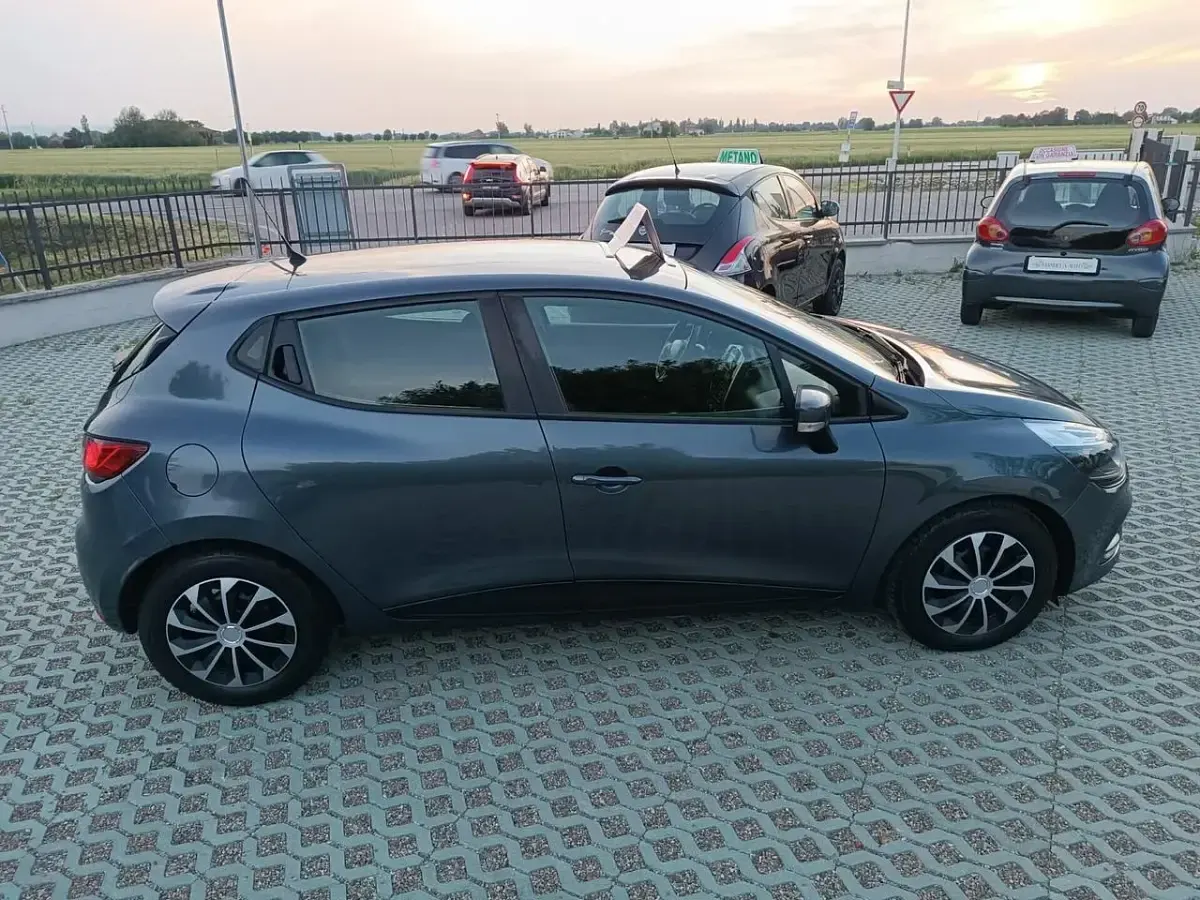 Usata Renault Clio IV Life 74 CV (54 kW) 2017 Blu Berlina