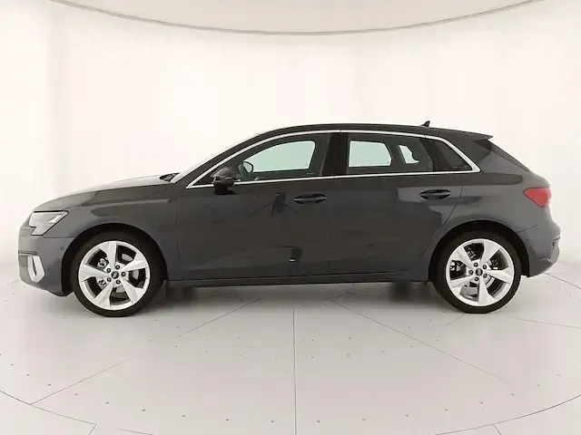 Usata Audi A3 Advanced 110 CV (80 kW) 2024 Grigio manhattan metallizzato Berlina