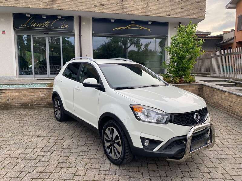 Bianco Usata 2015 Ssangyong (KGM) Korando SUV | 7900 € (Buon prezzo) - Immagine 1/4