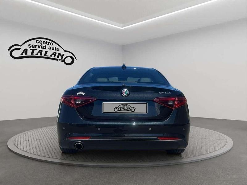 Usata Alfa Romeo Giulia Executive 150 CV (110 kW) 2017 Nero Berlina
