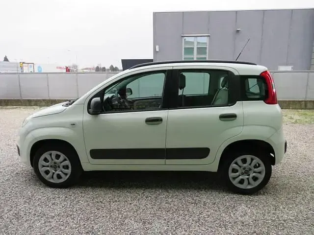 Usata Fiat Panda Easy 84 CV (61 kW) 2014 Bianco Utilitaria