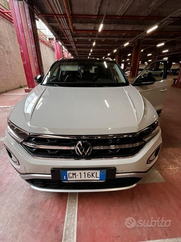 Usata VW T-Roc Style 110 CV (80 kW) 2023 Beige SUV