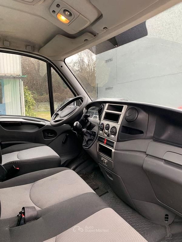 Usata Iveco Daily 95 CV (69 kW) 2011